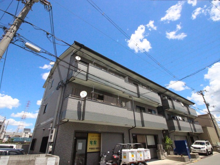 ファミ－ル北畠の物件外観写真