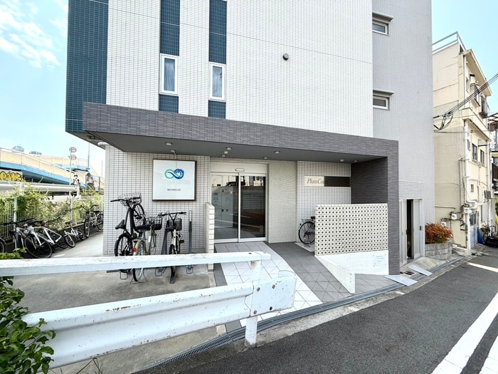 プラムコートの物件外観写真