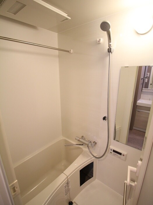 コンフォリア江坂広芝町の物件内観写真