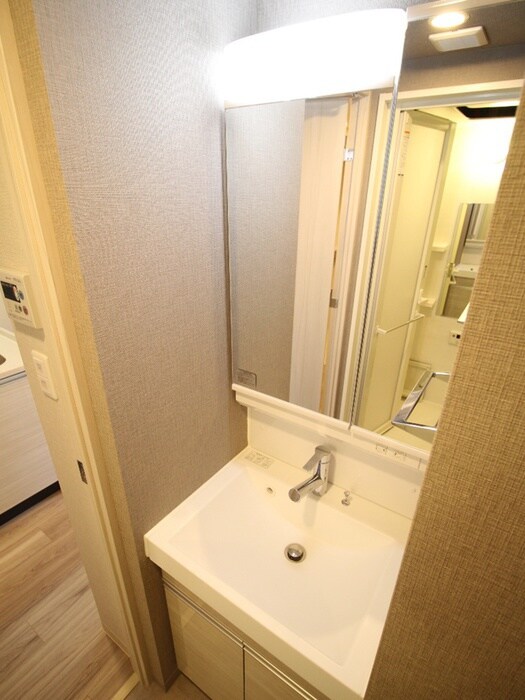 コンフォリア江坂広芝町の物件内観写真