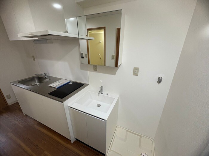 aROOM　光町の物件内観写真