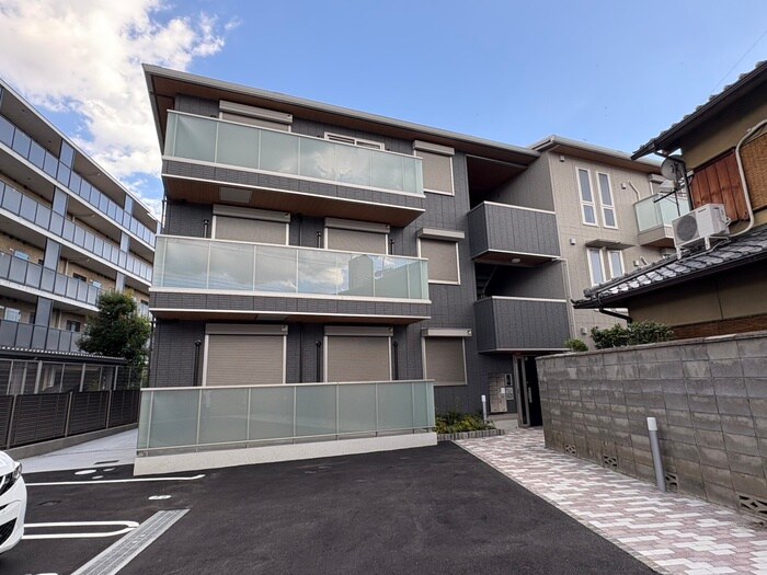 リベルテ四条梅津の物件外観写真