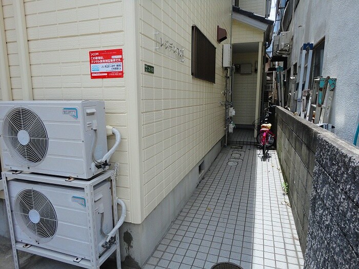 レジデンス21（2F）の物件外観写真