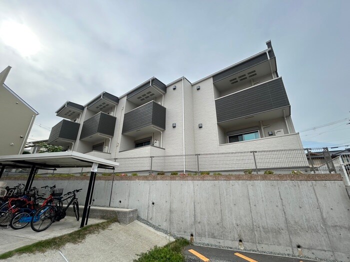 フジパレス伊孑志の物件外観写真