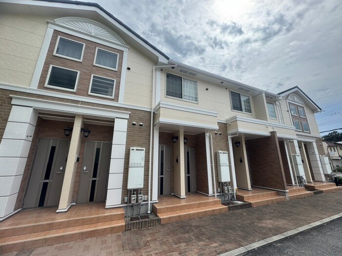 アイリスプレイスの物件外観写真