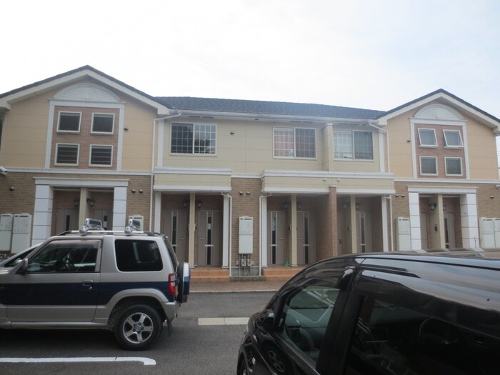 アイリスプレイスの物件外観写真