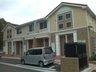 アイリスプレイスの物件外観写真