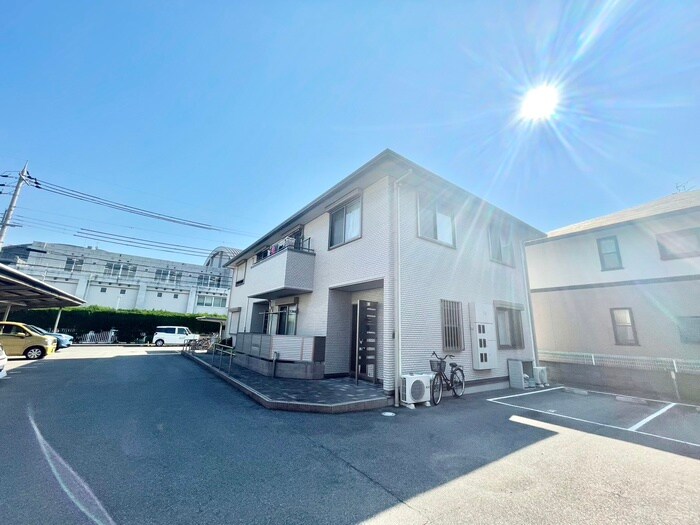 パールグランの物件外観写真