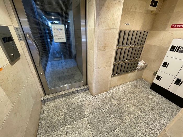 エレガンス西院の物件外観写真