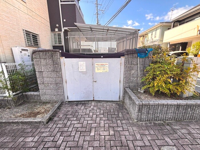 ラ・ヴェ－ル茨木の物件外観写真