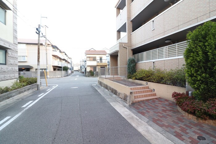 サニ－コ－トの物件外観写真