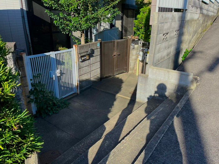 翠ケ丘メゾネットの物件外観写真