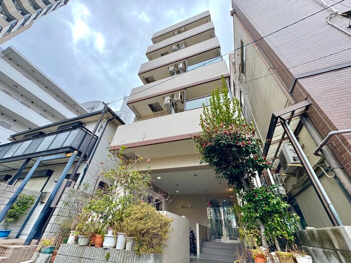 ラ・エソ－ルの物件外観写真