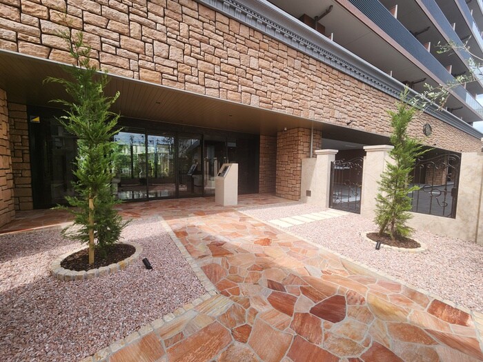 プレジオ三国EUROの物件外観写真