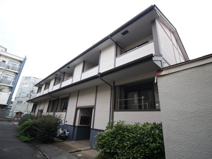 メゾン上七軒の物件外観写真