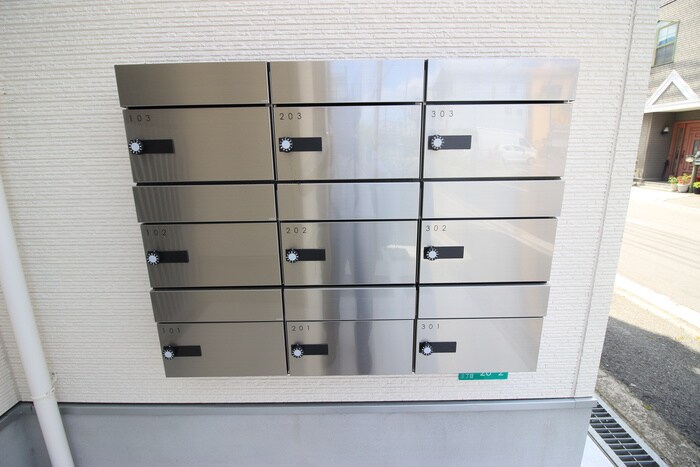 ルネッサ八尾南の物件外観写真