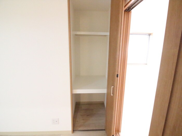 ロイヤルホーム石津の物件内観写真