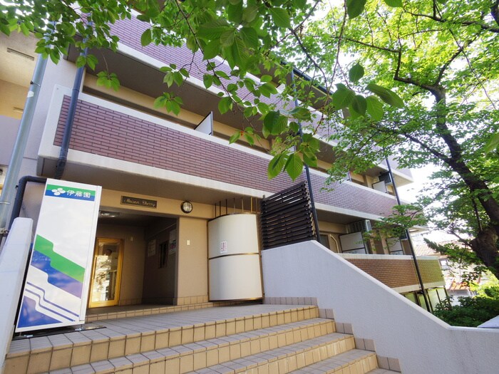 メゾンチェリ－の物件外観写真