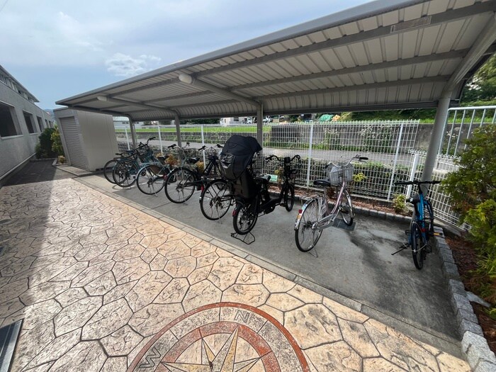 パルコプレッソの物件外観写真