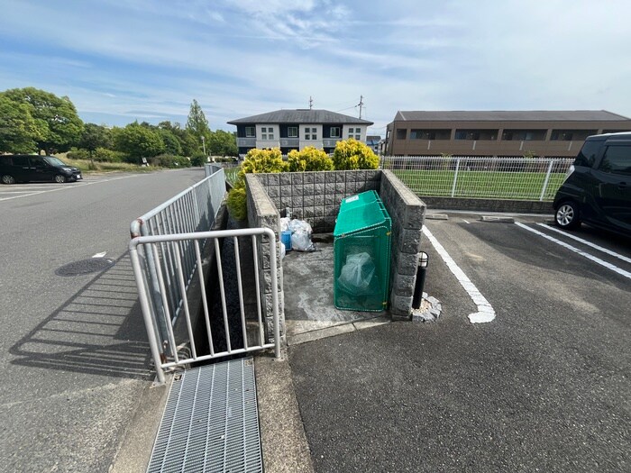 パルコプレッソの物件外観写真