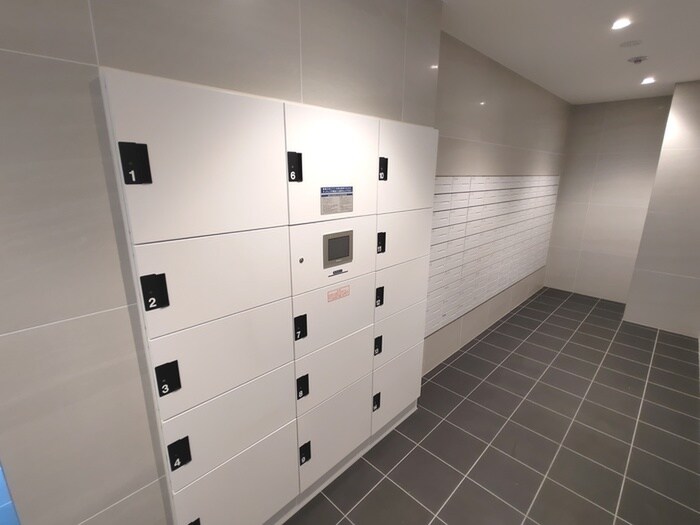 MAXIV CROS 江坂（303）の物件外観写真