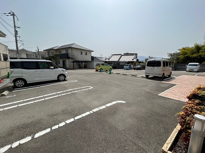 ビッグ　ウエスト　セカンドの物件外観写真