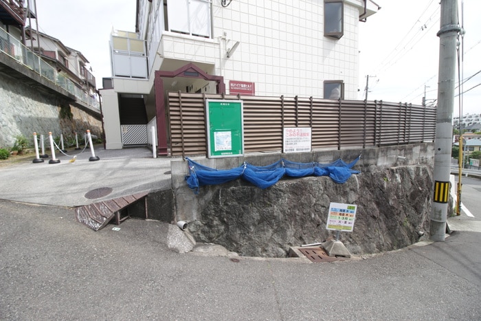 ホワイトメゾン塩屋の物件外観写真