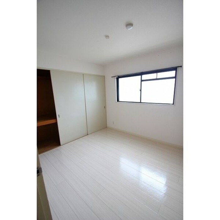 岩崎ハイツの物件内観写真