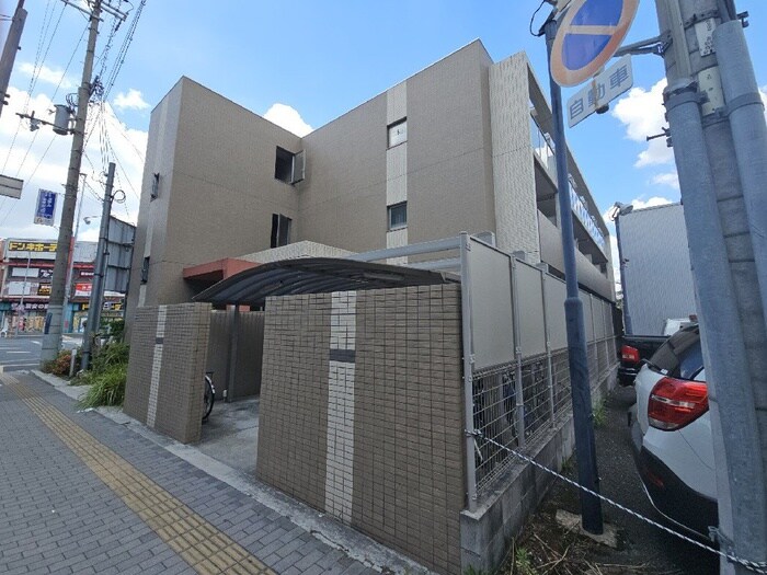 Y´z Lucaoの物件外観写真