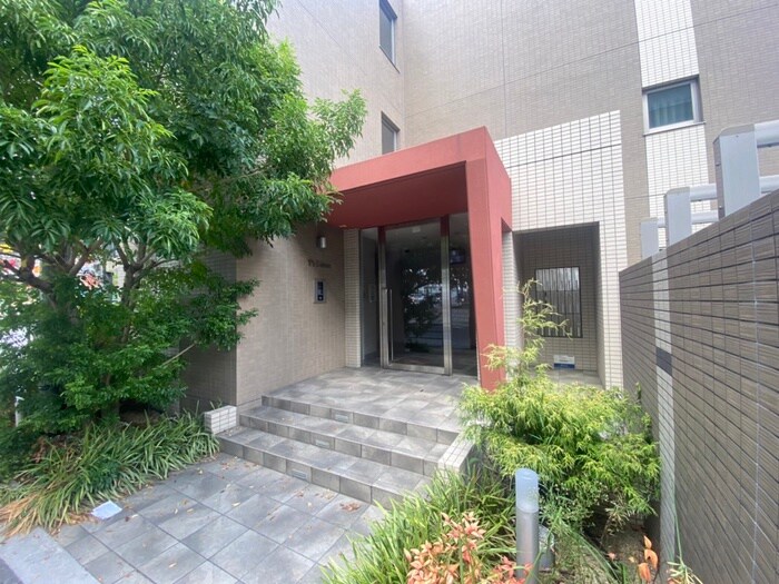 Y´z Lucaoの物件外観写真