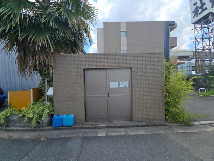 Y´z Lucaoの物件外観写真