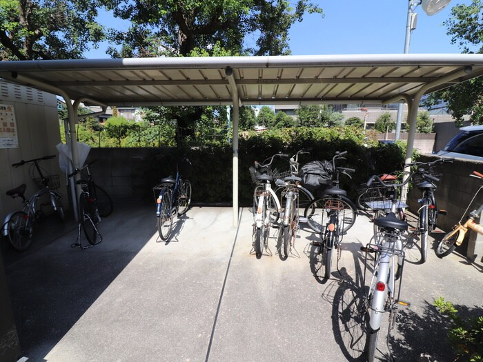 リバーウエストAの物件外観写真