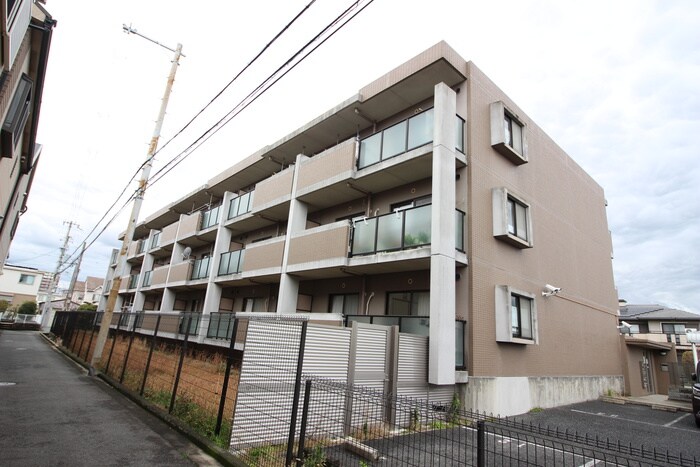 サニ－コ－ト鳳南の物件外観写真