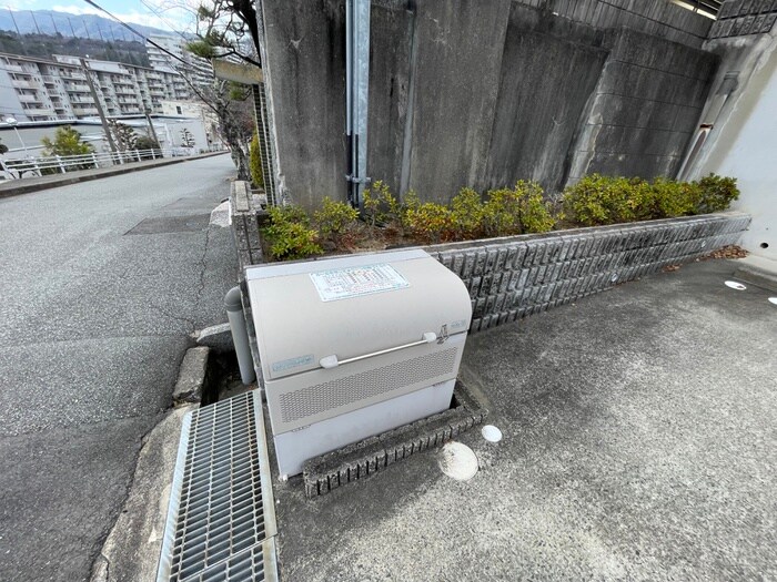 逆瀬台ハイツの物件外観写真