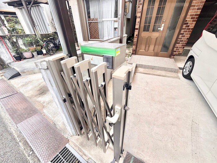 茄子作東町一戸建貸家の物件外観写真