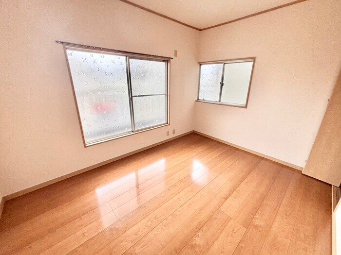 茄子作東町一戸建貸家の物件内観写真