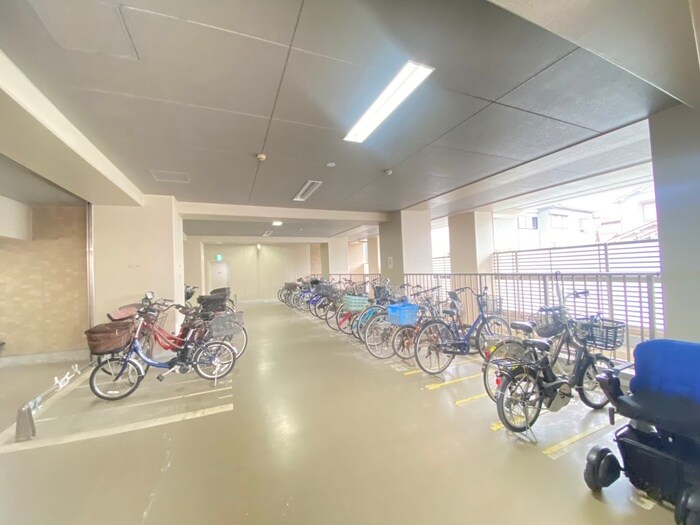 ﾏｽﾀｰｽﾞﾏﾝｼｮﾝひまわりの物件外観写真