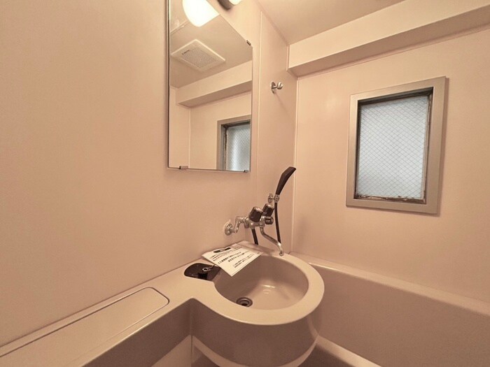 ﾗｲｵﾝｽﾞﾏﾝｼｮﾝ京都三条（２０３）の物件内観写真