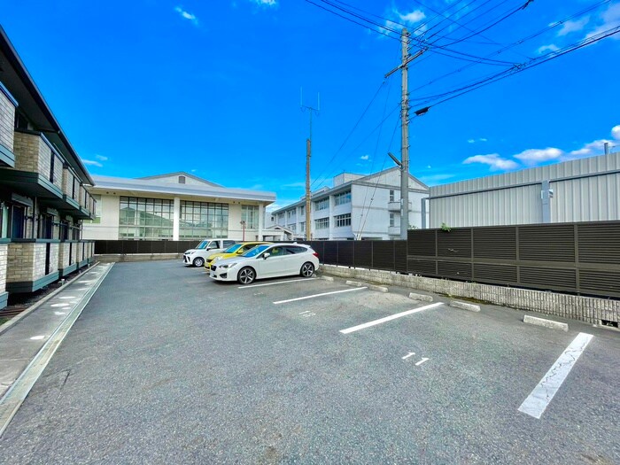 ウインオカダヤの物件外観写真