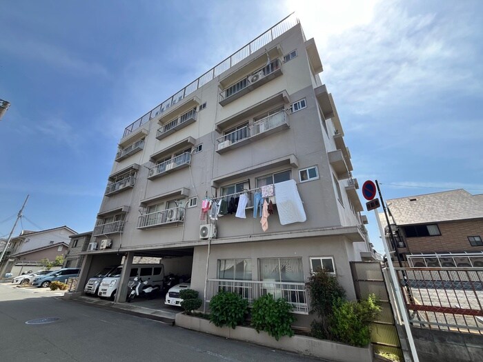 クレハマンションの物件外観写真