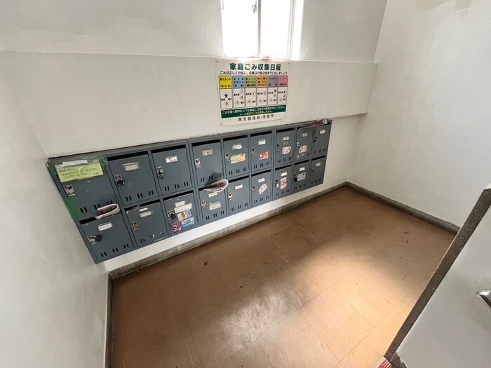 クレハマンションの物件外観写真