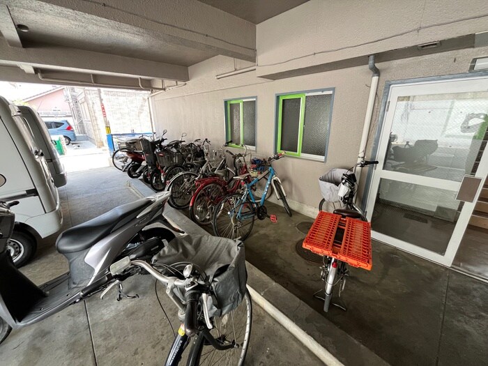 クレハマンションの物件外観写真