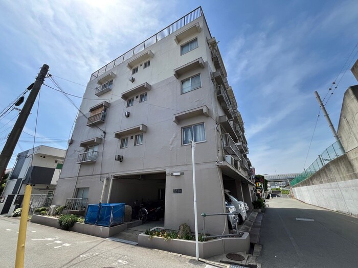 クレハマンションの物件外観写真