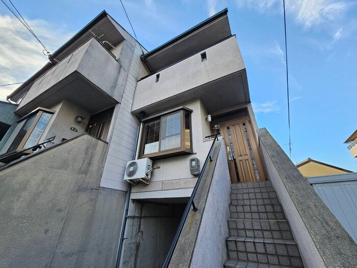 深草鞍ケ谷貸家の物件外観写真