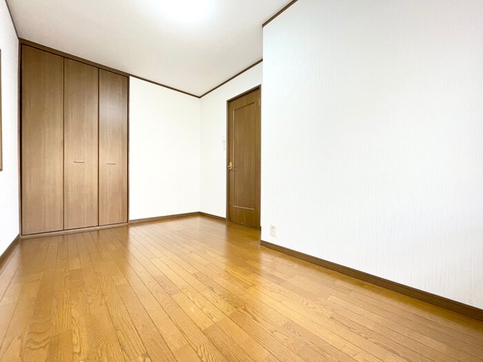 深草鞍ケ谷貸家の物件内観写真