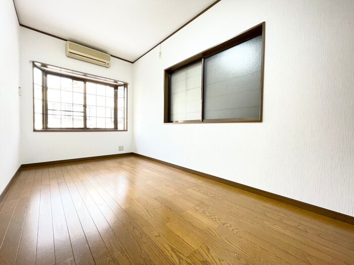 深草鞍ケ谷貸家の物件内観写真