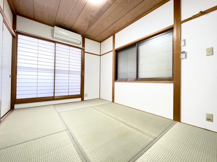 深草鞍ケ谷貸家の物件内観写真