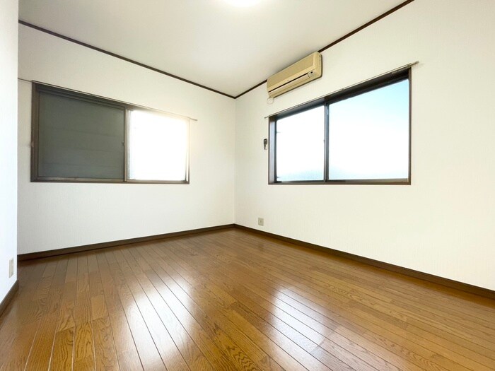 深草鞍ケ谷貸家の物件内観写真