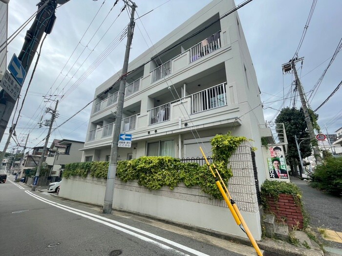 エルムハイツの物件外観写真