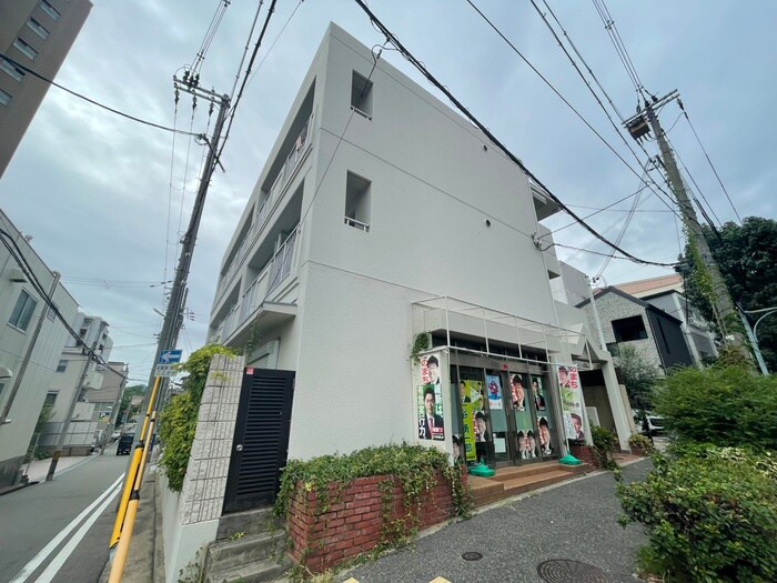 エルムハイツの物件外観写真